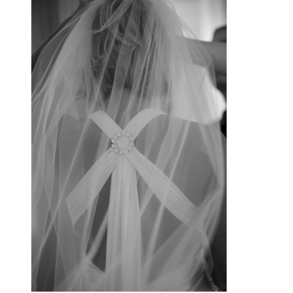 AMY MICHELSON IVORY WHITE SILK OR SATIN WEDDING DRESS SIZE US 6 - Picture 7 of 13